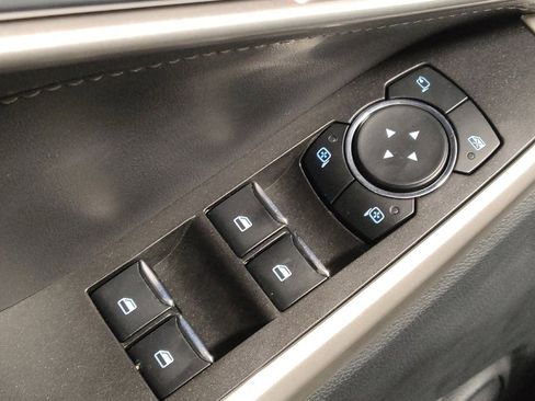 Used 2023 Ford Explorer Limited image 27