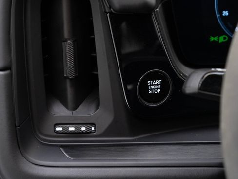 Used 2025 Porsche Cayenne GTS image 30