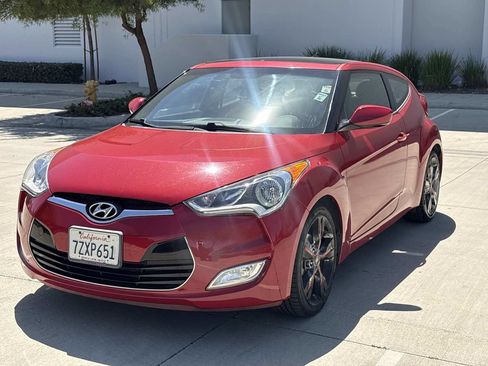 Used 2017 Hyundai Veloster Value Edition FWD image 7