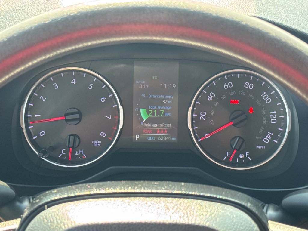 Used 2021 Toyota RAV4 LE AWD/4WD image 17