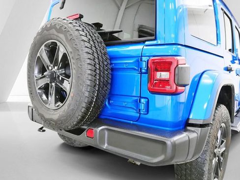 Used 2023 Jeep Wrangler Unlimited Sahara AWD/4WD image 36
