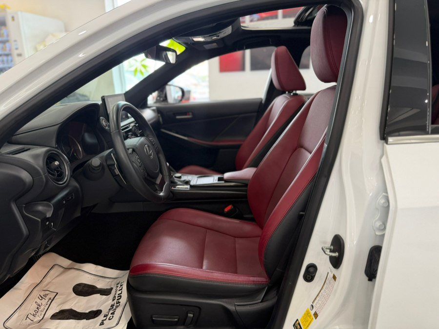 Used 2024 Lexus IS 300 F Sport RWD image 12