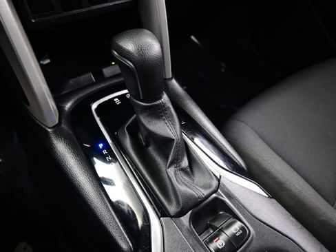 Used 2024 Toyota Corolla Cross LE image 20