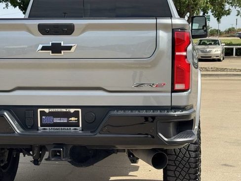 Used 2025 Chevrolet Silverado 2500 ZR2 w/ Technology Package AWD/4WD image 7