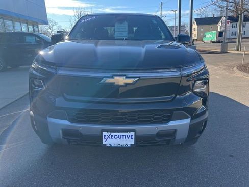 Used 2025 Chevrolet Silverado EV LT AWD/4WD image 9