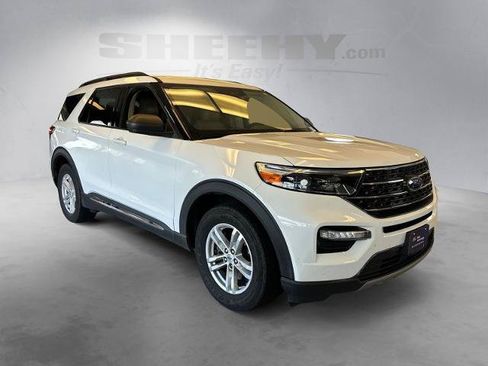 Certified 2022 Ford Explorer XLT w/ Equipment Group 202A RWD image 2
