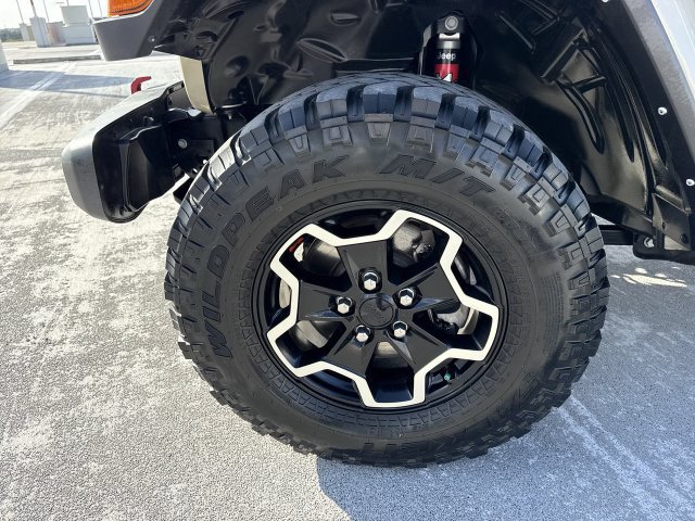 Used 2022 Jeep Gladiator Rubicon AWD/4WD image 10