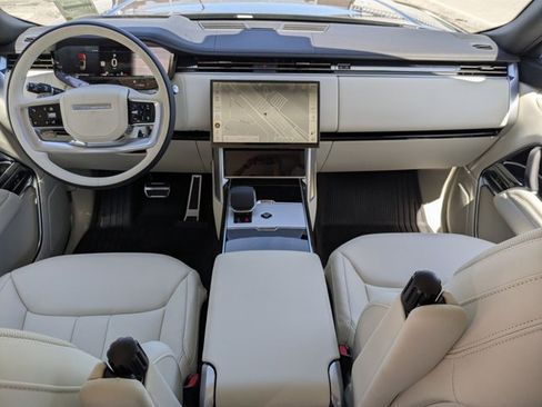 New 2026 Land Rover Range Rover Long Wheelbase SE image 15
