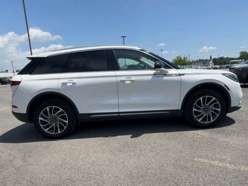 Used 2022 Lincoln Corsair AWD w/ Equipment Group 101A image 9