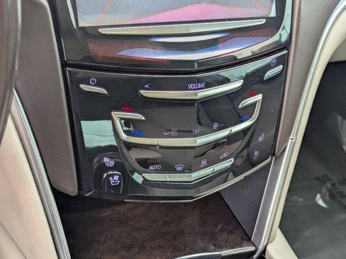 Used 2013 Cadillac XTS Platinum FWD image 31