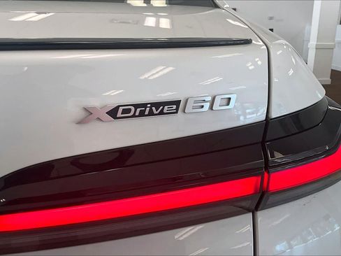 Used 2025 BMW i7 xDrive60 AWD/4WD image 29