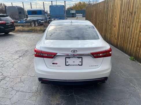 Used 2017 Toyota Avalon Limited image 8