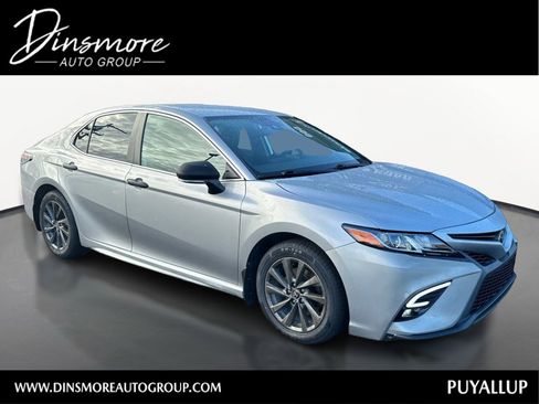 Used 2021 Toyota Camry SE FWD image 1