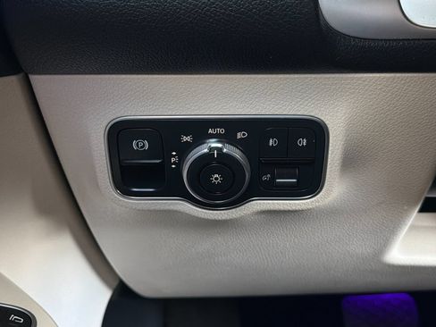 Used 2020 Mercedes-Benz GLB 250 image 27