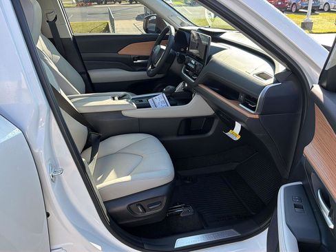 New 2026 Toyota Grand Highlander FWD image 15