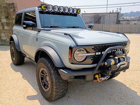 Used 2021 Ford Bronco First Edition AWD/4WD image 2