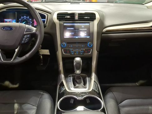 Used 2016 Ford Fusion SE w/ Equipment Group 202A FWD image 13