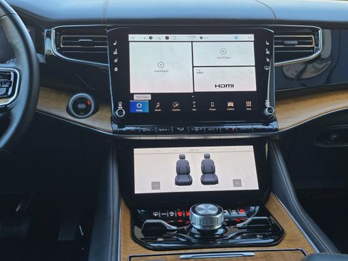 Used 2024 Jeep Grand Wagoneer L Series III image 54