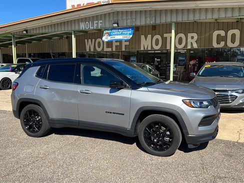 Used 2022 Jeep Compass Latitude w/ Sun and Sound Group image 6