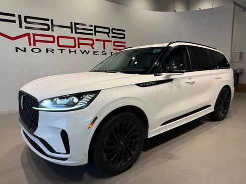 Used 2025 Lincoln Aviator Reserve w/ Equipment Group 201A AWD/4WD image 2
