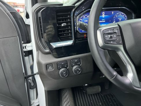 Used 2024 Chevrolet Silverado 2500 LT AWD/4WD image 26
