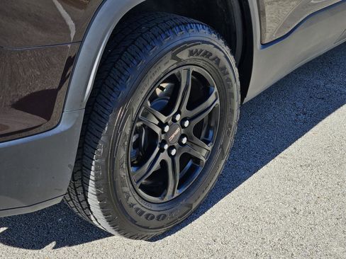 Used 2020 GMC Acadia AT4 w/ Driver Alert Package II image 8