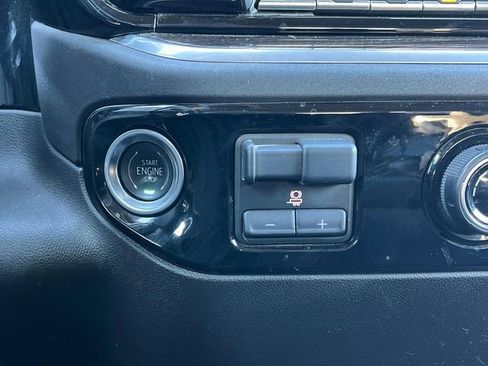 Used 2024 Chevrolet Silverado 3500 LT image 34