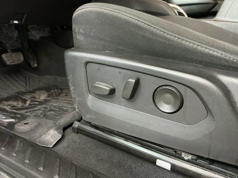 Used 2024 Chevrolet Colorado Trail Boss w/ Technology Package AWD/4WD image 19