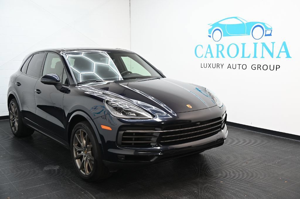 Used 2023 Porsche Cayenne S Platinum AWD/4WD image 1