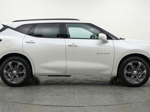 Used 2025 Chevrolet Blazer LT image 11