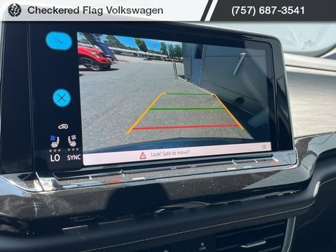 New 2025 Volkswagen Atlas Cross Sport SE image 7