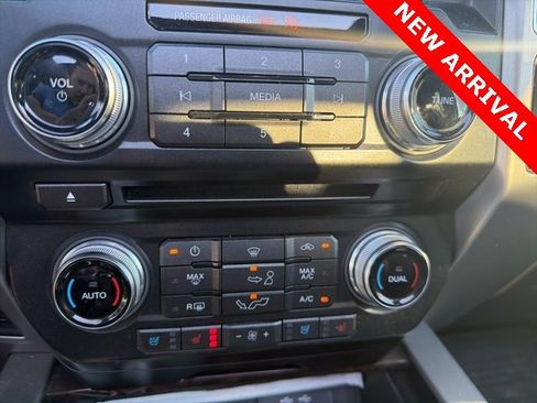 Used 2016 Ford F150 Platinum w/ Equipment Group 701A Luxury image 19