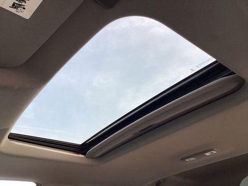 Used 2019 Chevrolet Silverado 1500 LTZ image 4