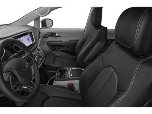 Used 2024 Chrysler Pacifica Touring-L FWD image 39