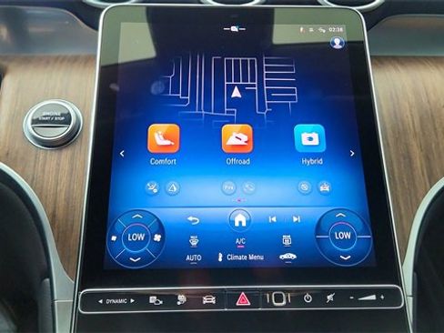 Used 2025 Mercedes-Benz GLC 350e GLC 350e image 51