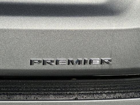 New 2025 Chevrolet Suburban Premier image 28