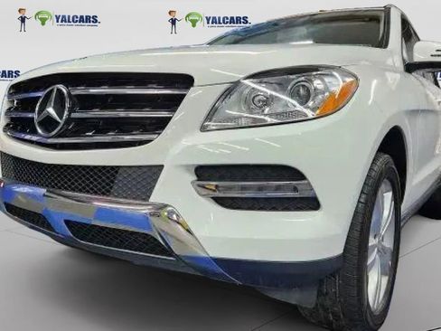 Used 2015 Mercedes-Benz ML 350 ML 350 4MATIC Sport Utility 4D w/ Premium 1 Package image 5