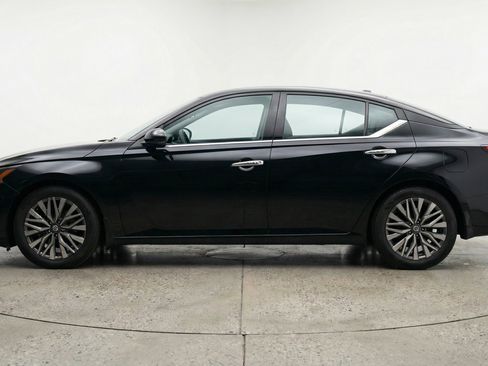 Used 2025 Nissan Altima 2.5 SV FWD image 5