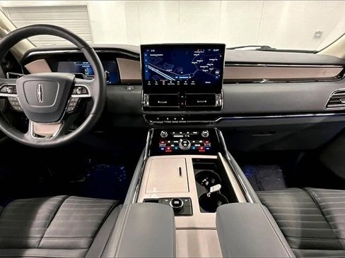 Used 2023 Lincoln Navigator Black Label image 14