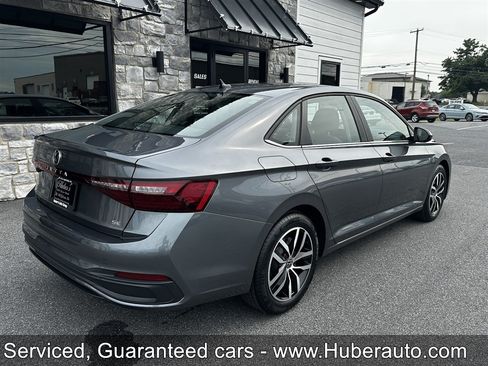 Used 2026 Volkswagen Jetta SE FWD image 8