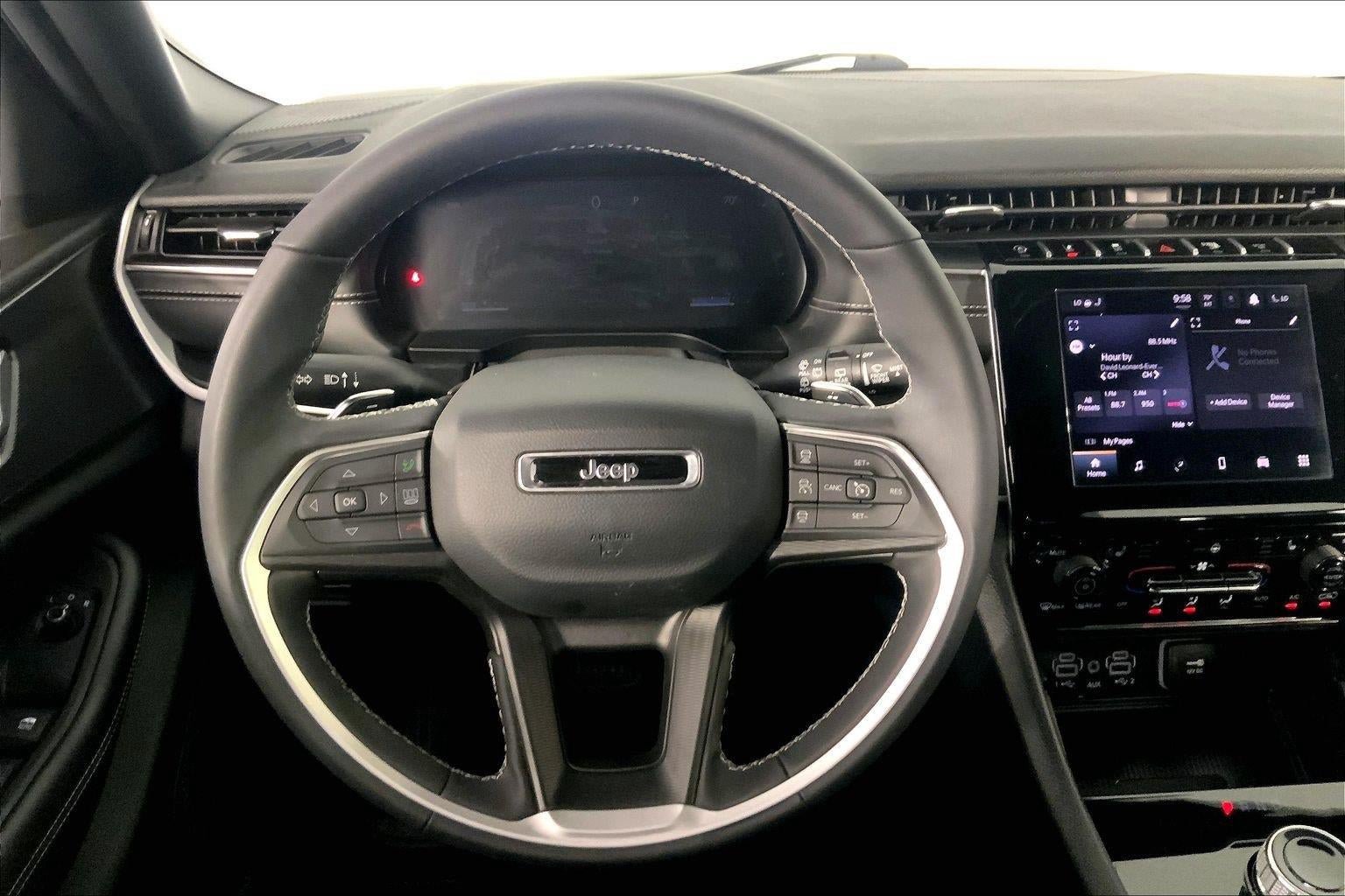 Used 2025 Jeep Grand Cherokee L Laredo w/ Luxury Tech Group I AWD/4WD image 5