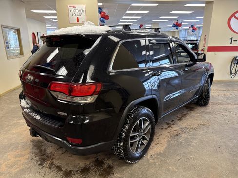 Used 2020 Jeep Grand Cherokee Laredo w/ Quick Order Package 2BN North image 10