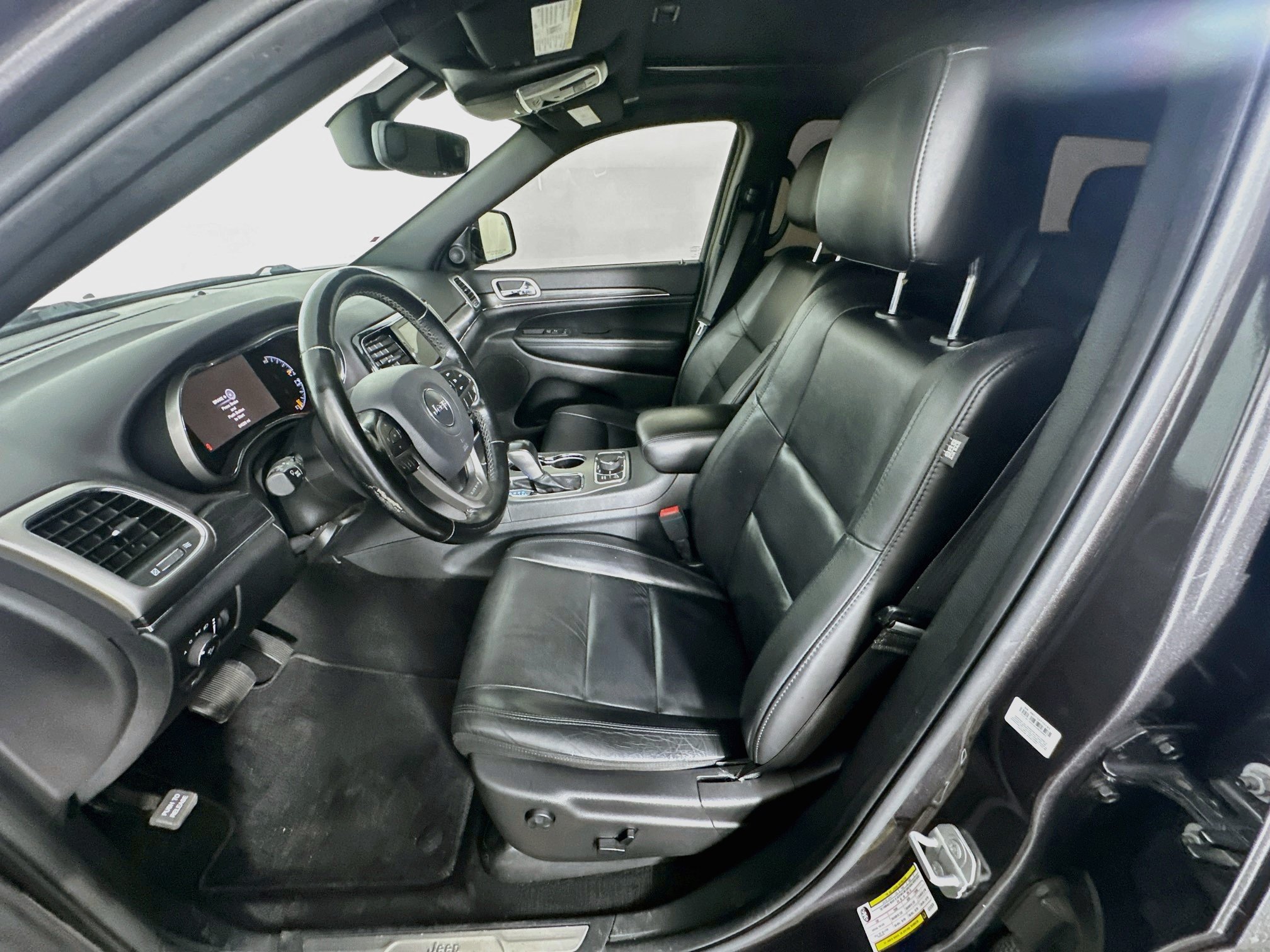 Used 2020 Jeep Grand Cherokee Limited AWD/4WD image 13