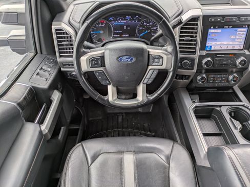 Used 2019 Ford F250 Platinum w/ Platinum Ultimate Package image 4