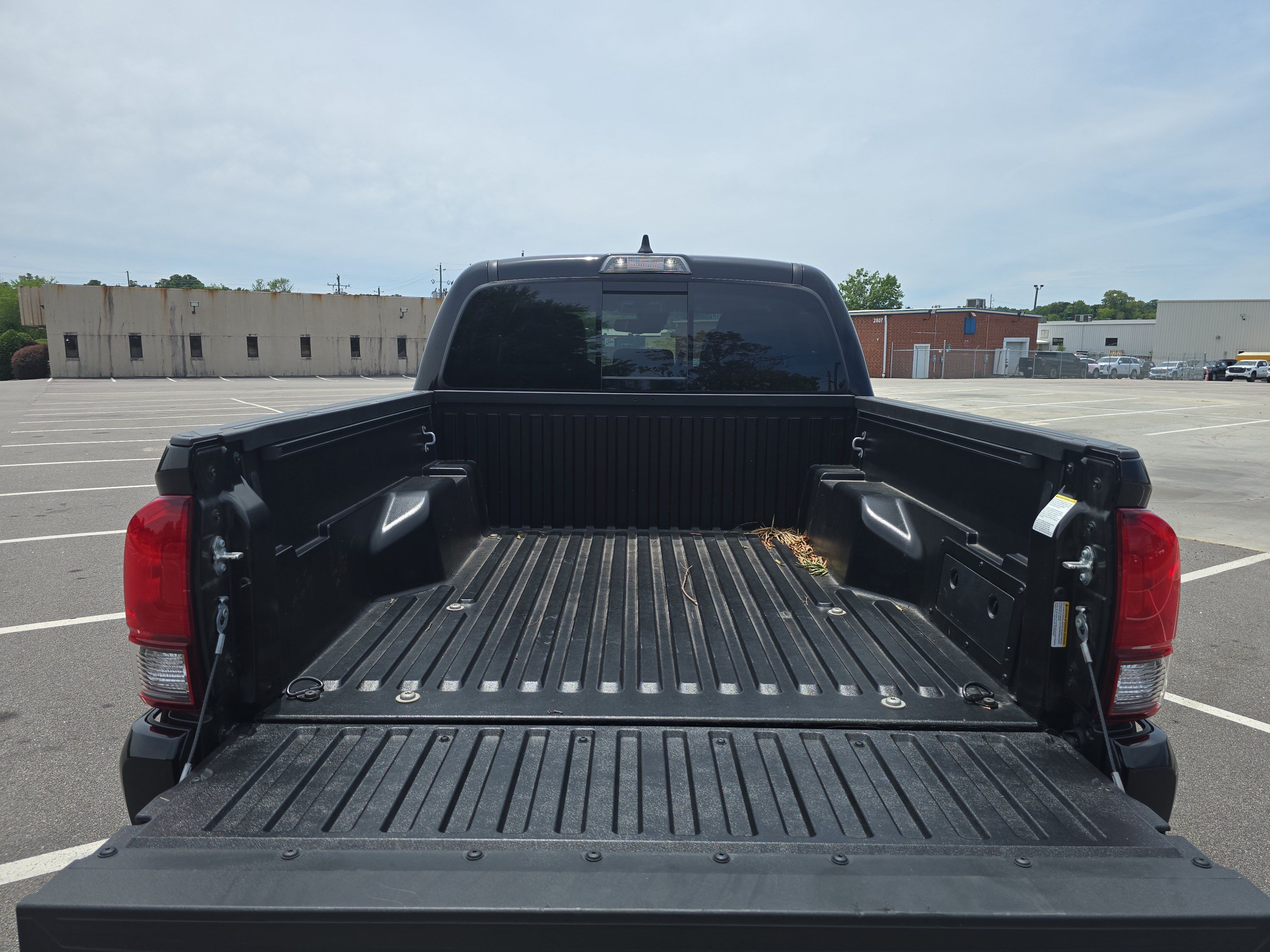 Used 2023 Toyota Tacoma SR5 w/ Technology Package AWD/4WD image 12