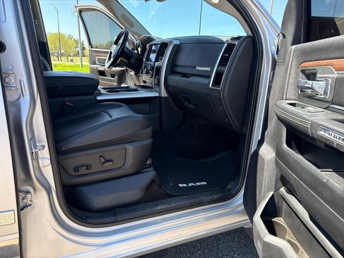 Used 2018 RAM 3500 Laramie AWD/4WD image 31