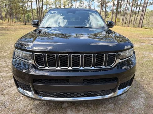 Used 2023 Jeep Grand Cherokee L Laredo image 8