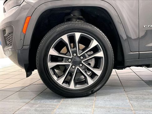 Used 2022 Jeep Grand Cherokee Overland AWD/4WD image 7