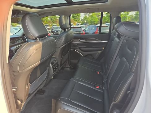 Used 2023 Jeep Grand Cherokee 4WD 4xe image 32