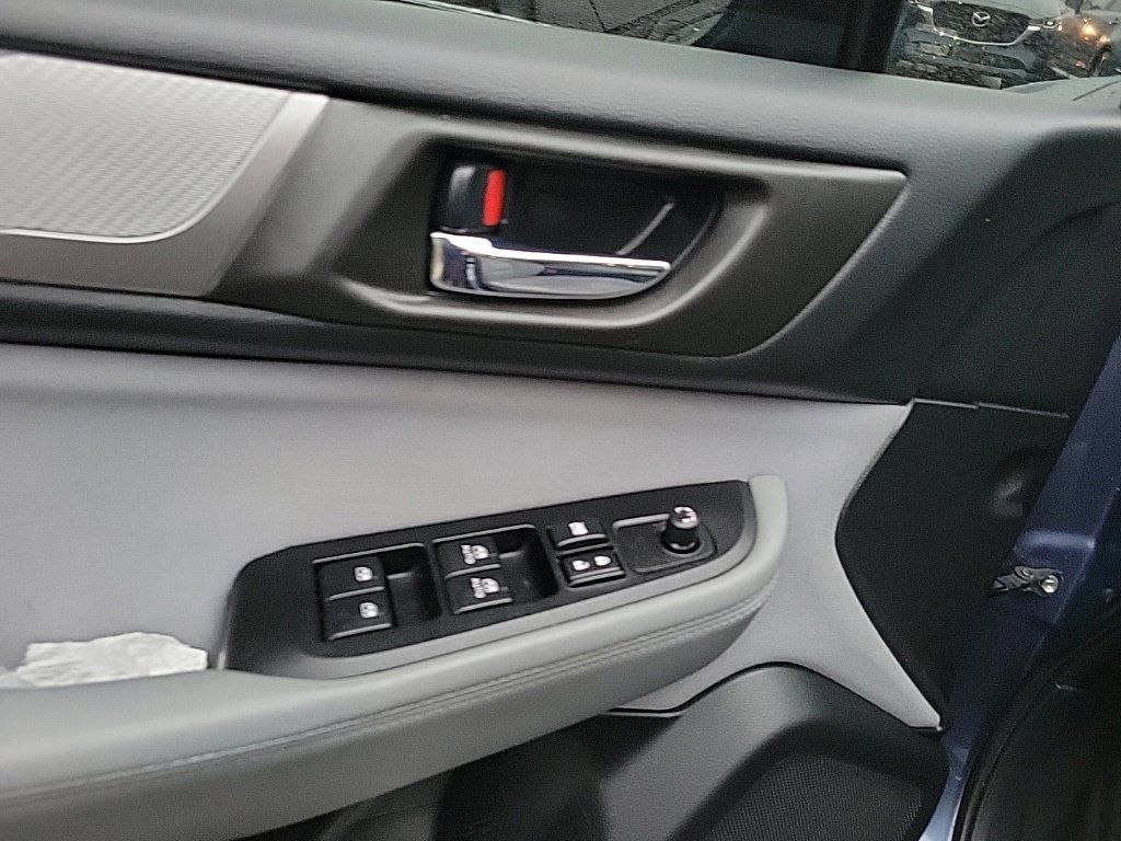 Used 2018 Subaru Outback 2.5i Premium AWD/4WD image 8